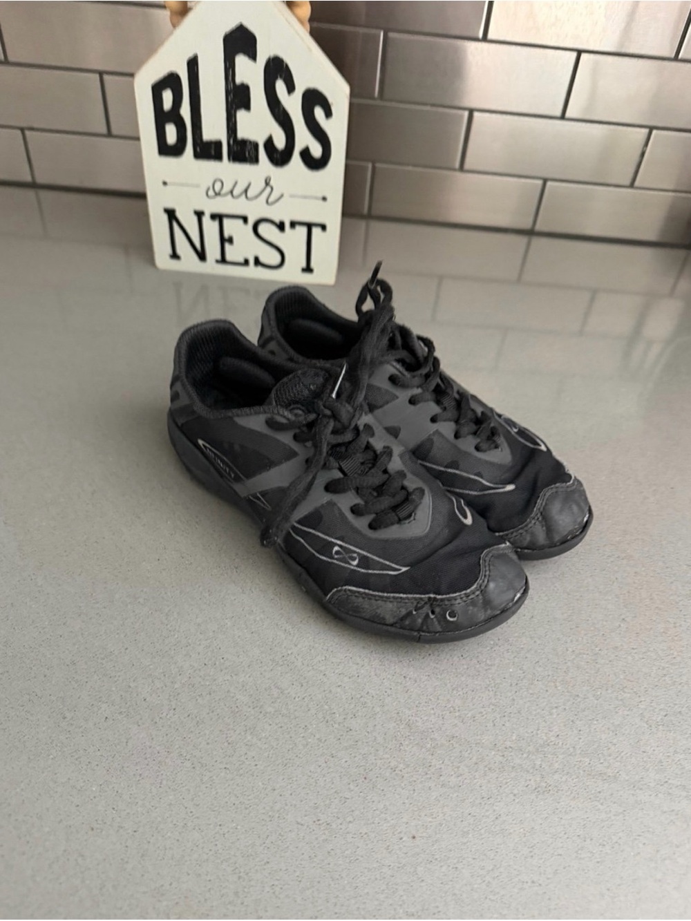 Black nfinity cheer shoes